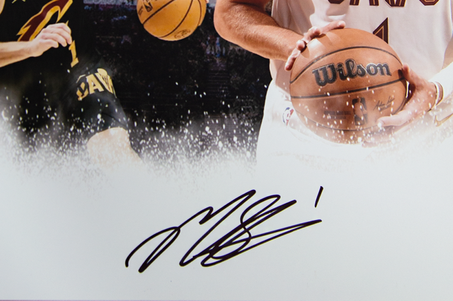 Max Strus Autographed 11x14 Cleveland Cavaliers photo